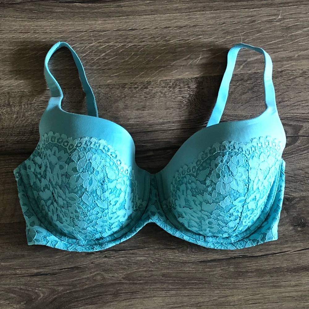 Victoria’s Secret Body By Victoria lined demi bra size 38DDD